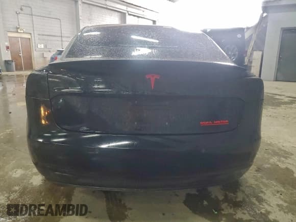 ✅ 2018 Tesla Model 3 Long Range Battery • VIN: 5YJ3E1EB5JF171036 • Lot: 94428175. Wystawiony na Copart z przebiegiem 96 918 mil. Bezpłatny archiwum sprzedaży aukcyjnych z USA i szczegółowy raport historii pojazdu na DreamBid. Zdjęcie 6.