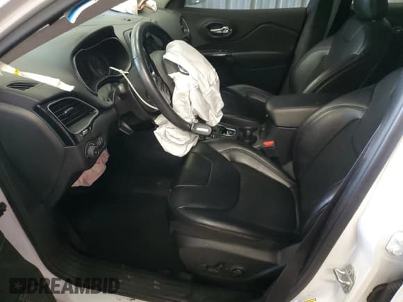 ✅ 2019 Jeep Cherokee Altitude • VIN: 1C4PJMLB0KD472727 • Lot: 58987935. Listed on Copart with 43,255 mi. Free auction sales archive from the USA and detailed vehicle history report at DreamBid. Image 7.