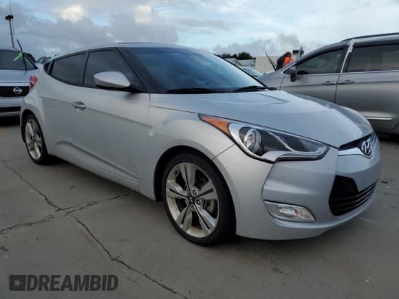 ✅ 2016 Hyundai Veloster • VIN: KMHTC6AD3GU266488 • Lot: 76828244. Wystawiony na Copart z przebiegiem 62 087 mil. Bezpłatny archiwum sprzedaży aukcyjnych z USA i szczegółowy raport historii pojazdu na DreamBid. Zdjęcie 4.