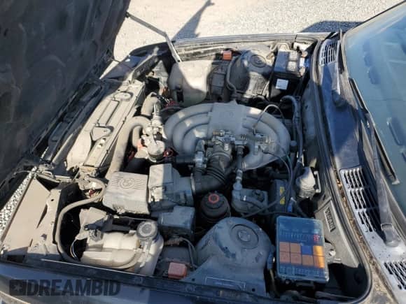 1991 BMW 3 Series z VIN WBABB2314MEC25288, wystawiony jako Copart lot #53748225 z przebiegiem 146 500 mil mil oraz Czysty tytuł • Clean title. Historia ofert i sprzedaży dostępna na DreamBid. Obrazek 11.