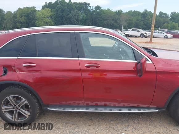 ✅ 2018 Mercedes-Benz GLC 300 • VIN: WDC0G4KB2JV045019 • Lot: 42835520. Listed on IAAI with 64,273 mi. Free auction sales archive from the USA and detailed vehicle history report at DreamBid. Image 13.