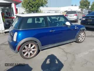 2003 MINI Hardtop S with VIN WMWRE33423TD72967, listed as a IAAI auction lot 42616729 with 248,907 mi miles and . Bid and sale history available at DreamBid. Image 4.