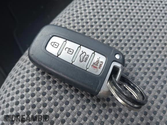 ✅ 2012 Hyundai Sonata Limited • VIN: 5NPEC4AB9CH394853 • Lot: 42580649. Listed on IAAI with 198,411 mi. Free auction sales archive from the USA and detailed vehicle history report at DreamBid. Image 11.