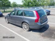 ✅ 2010 Volvo V50 • VIN: YV1390MW3A2527032 • Лот: 42801610. Опубликован ранее на IAAI с пробегом 167 568 миль. Бесплатный доступ к архиву аукционных продаж из США и подробный отчёт об истории автомобиля на DreamBid. Изображение 3.