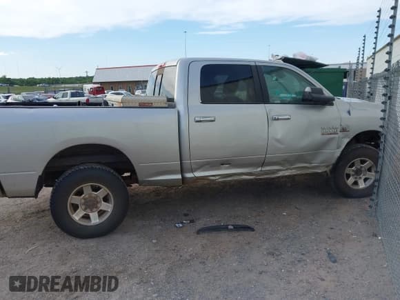 ✅ 2013 Ram 2500 Big Horn • VIN: 3C6UR5DL6DG562115 • Лот: 42203476. Опубликован ранее на IAAI с пробегом 319 347 миль. Бесплатный доступ к архиву аукционных продаж из США и подробный отчёт об истории автомобиля на DreamBid. Изображение 13.