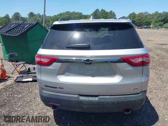 ✅ 2021 Chevrolet Traverse RS • VIN: 1GNEVJKW5MJ166410 • Lot: 42578250. Wystawiony na IAAI z przebiegiem 61 088 mil. Bezpłatny archiwum sprzedaży aukcyjnych z USA i szczegółowy raport historii pojazdu na DreamBid. Zdjęcie 16.