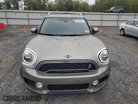 ✅ 2019 MINI Countryman Cooper S E • VIN: WMZYU7C54K3F93261 • Lot: 83818555. Wystawiony na Copart z przebiegiem 51 056 mil. Bezpłatny archiwum sprzedaży aukcyjnych z USA i szczegółowy raport historii pojazdu na DreamBid. Zdjęcie 5.