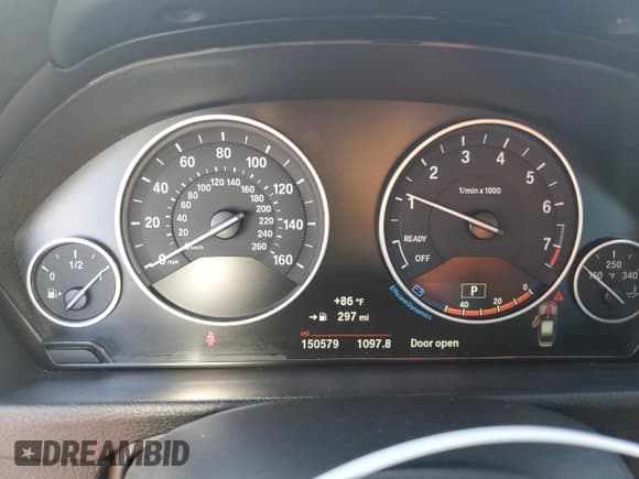 ✅ 2017 BMW 3 Series 330i • VIN: WBA8B9G55HNU49947 • Лот: 82296465. Опубликован ранее на Copart с пробегом 150 579 миль. Бесплатный доступ к архиву аукционных продаж из США и подробный отчёт об истории автомобиля на DreamBid. Изображение 9.