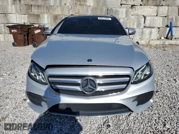 ✅ 2017 Mercedes-Benz E 300 Luxury • VIN: WDDZF4KB1HA226720 • Lot: 82613385. Listed on Copart with 111,217 mi. Free auction sales archive from the USA and detailed vehicle history report at DreamBid. Image 5.