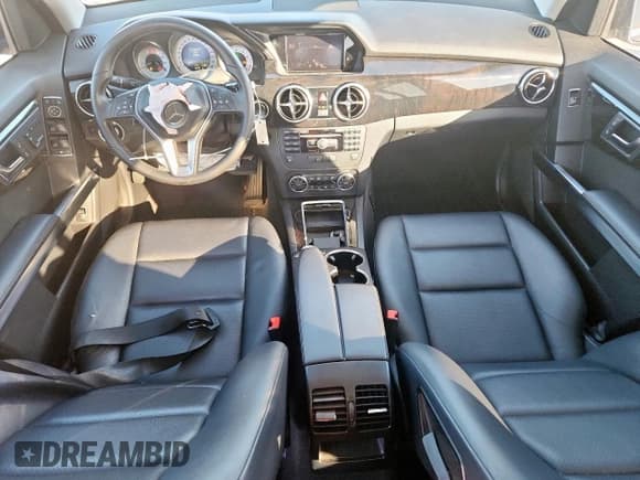 ✅ 2014 Mercedes-Benz GLK 350 • VIN: WDCGG5HBXEG199855 • Lot: 90896365. Listed on Copart with 52,530 mi. Free auction sales archive from the USA and detailed vehicle history report at DreamBid. Image 8.