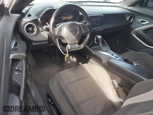 2019 Chevrolet Camaro 1LT с VIN 1G1FB3DX3K0136485, выставлен на аукционе Copart как лот 70655895 с пробегом 135 560 миль миль и Чистый • Clean title. История ставок и продаж доступна на DreamBid. Изображение 8.