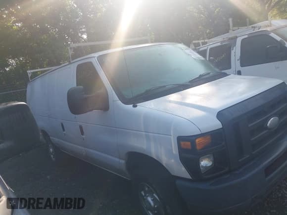 ✅ 2014 Ford Econoline Cargo Commercial • VIN: 1FTNS2EL9EDA77383 • Lot: 42289325. Wystawiony na IAAI z przebiegiem 202 645 mil. Bezpłatny archiwum sprzedaży aukcyjnych z USA i szczegółowy raport historii pojazdu na DreamBid. Zdjęcie 13.