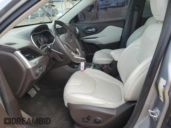 ✅ 2017 Jeep Cherokee Overland • VIN: 1C4PJMJS4HW609880 • Lot: 45598445. Listed on Copart with 83,691 mi. Free auction sales archive from the USA and detailed vehicle history report at DreamBid. Image 7.