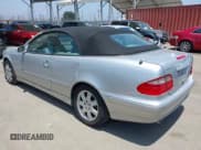 ✅ 2001 Mercedes-Benz CLK 320/430 • VIN: WDBLK65GX1T075853 • Lot: 42583890. Wystawiony na IAAI z przebiegiem 167 223 mil. Bezpłatny archiwum sprzedaży aukcyjnych z USA i szczegółowy raport historii pojazdu na DreamBid. Zdjęcie 3.