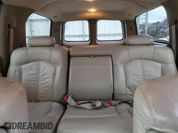 2002 Chevrolet Suburban LT с VIN 1GNFK16Z12R327853, выставлен на аукционе Copart как лот 84421714 с пробегом 314 979 миль миль и Чистый • Clean title. История ставок и продаж доступна на DreamBid. Изображение 10.