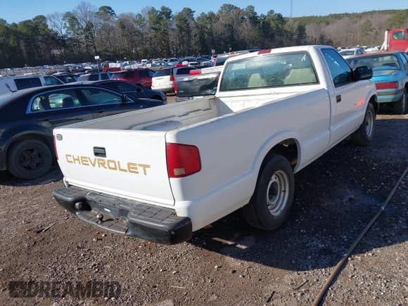 ✅ 2003 Chevrolet S-10 LS • VIN: 1GCCS14X738172407 • Лот: 41253028. Опубликован ранее на IAAI с пробегом Не указан. Бесплатный доступ к архиву аукционных продаж из США и подробный отчёт об истории автомобиля на DreamBid. Изображение 4.