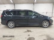 ✅ 2017 Chrysler Pacifica Touring L • VIN: 2C4RC1BG4HR833588 • Лот: 42984443. Опубликован ранее на IAAI с пробегом 195 758 миль. Бесплатный доступ к архиву аукционных продаж из США и подробный отчёт об истории автомобиля на DreamBid. Изображение 13.