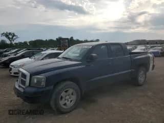 2006 Dodge Dakota SLT z VIN 1D7HW48N86S645670, wystawiony jako Copart lot #80718355 z przebiegiem 99 850 mil mil oraz Szkoda całkowita • Salvage title. Historia ofert i sprzedaży dostępna na DreamBid. Obrazek 1.