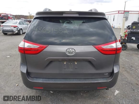 ✅ 2017 Toyota Sienna LE • VIN: 5TDKZ3DC0HS890531 • Lot: 43651552. Listed on IAAI with 182,173 mi. Free auction sales archive from the USA and detailed vehicle history report at DreamBid. Image 17.