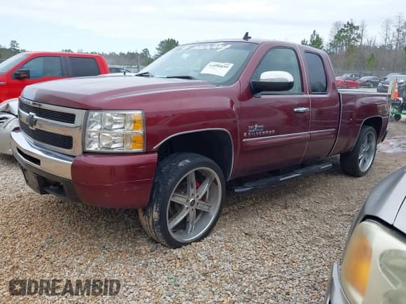 ✅ 2009 Chevrolet Silverado 1500 • VIN: 2GCEC290091109555 • Lot: 41594859. Wystawiony na IAAI z przebiegiem 251 793 mil. Bezpłatny archiwum sprzedaży aukcyjnych z USA i szczegółowy raport historii pojazdu na DreamBid. Zdjęcie 2.