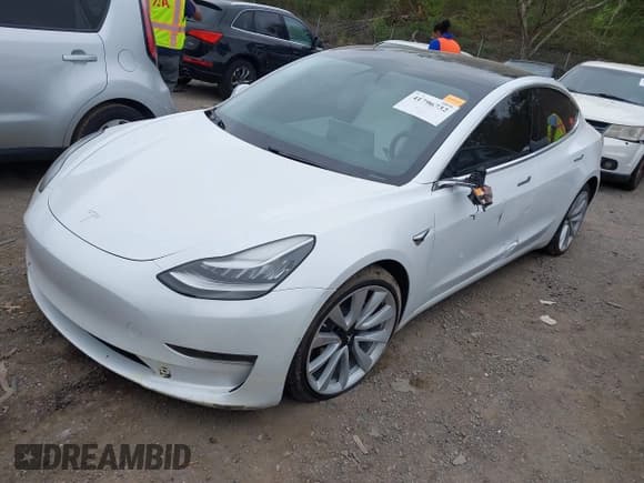 ✅ 2020 Tesla Model 3 Long Range • VIN: 5YJ3E1EB0LF703733 • Lot: 41796732. Wystawiony na IAAI z przebiegiem 75 027 mil. Bezpłatny archiwum sprzedaży aukcyjnych z USA i szczegółowy raport historii pojazdu na DreamBid. Zdjęcie 19.