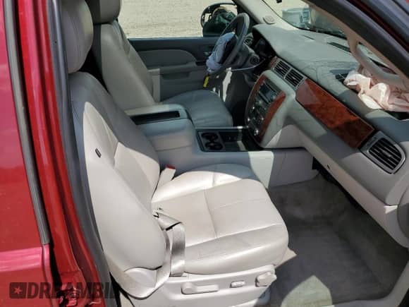 2010 Chevrolet Suburban LT z VIN 1GNUKJE30AR244983, wystawiony jako Copart lot #61648495 z przebiegiem 154 958 mil mil oraz Szkoda całkowita • Salvage title. Historia ofert i sprzedaży dostępna na DreamBid. Obrazek 7.