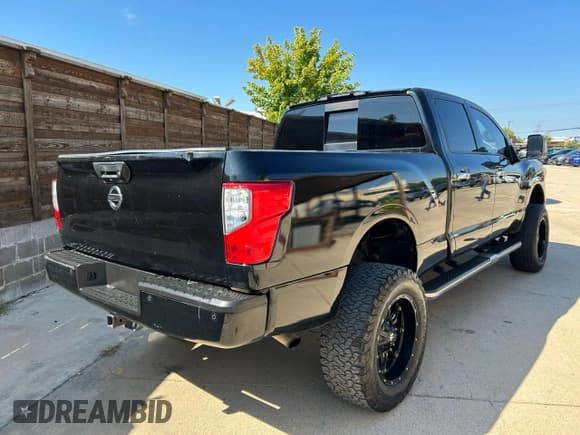 ✅ 2017 Nissan Titan SV • VIN: 1N6AA1F28HN552762 • Лот: 89440295. Опубликован ранее на Copart с пробегом 76 421 миль. Бесплатный доступ к архиву аукционных продаж из США и подробный отчёт об истории автомобиля на DreamBid. Изображение 4.