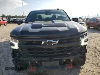 ✅ 2024 Chevrolet Silverado 1500 LT Trail Boss • VIN: 3GCPDFEK4RG186280 • Lot: 87312154. Wystawiony na Copart z przebiegiem 15 776 mil. Bezpłatny archiwum sprzedaży aukcyjnych z USA i szczegółowy raport historii pojazdu na DreamBid. Zdjęcie 5.