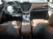 ✅ 2024 Subaru Outback Touring • VIN: 4S4BTAPC4R3173548 • Lot: 71257725. Wystawiony na Copart z przebiegiem 18 666 mil. Bezpłatny archiwum sprzedaży aukcyjnych z USA i szczegółowy raport historii pojazdu na DreamBid. Zdjęcie 8.