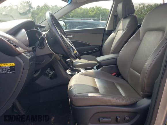 ✅ 2017 Hyundai Santa Fe SE Ultimate • VIN: KM8SRDHF0HU213688 • Lot: 63267714. Wystawiony na Copart z przebiegiem 57 481 mil. Bezpłatny archiwum sprzedaży aukcyjnych z USA i szczegółowy raport historii pojazdu na DreamBid. Zdjęcie 7.