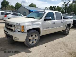2009 Chevrolet Silverado 1500 LTZ с VIN 3GCEK33339G266158, выставлен на аукционе Copart как лот 63323635 с пробегом 256 933 миль миль и Списание • Salvage title. История ставок и продаж доступна на DreamBid. Изображение 1.