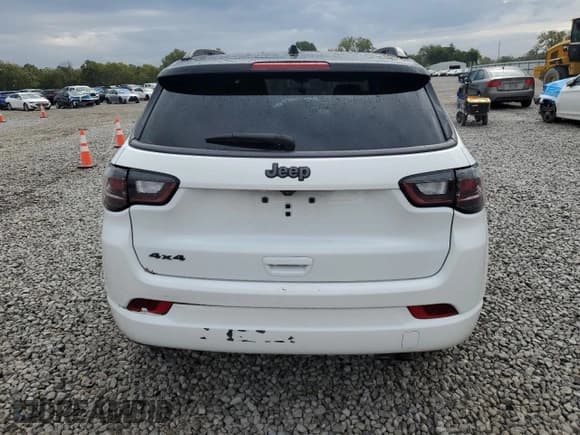 ✅ 2022 Jeep Compass Limited • VIN: 3C4NJDCB2NT185041 • Lot: 83993285. Wystawiony na Copart z przebiegiem 33 421 mil. Bezpłatny archiwum sprzedaży aukcyjnych z USA i szczegółowy raport historii pojazdu na DreamBid. Zdjęcie 6.