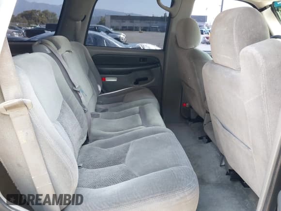 ✅ 2003 Chevrolet Tahoe LS • VIN: 1GNEC13V73R291212 • Lot: 42373833. Listed on IAAI with 113,412 mi. Free auction sales archive from the USA and detailed vehicle history report at DreamBid. Image 8.