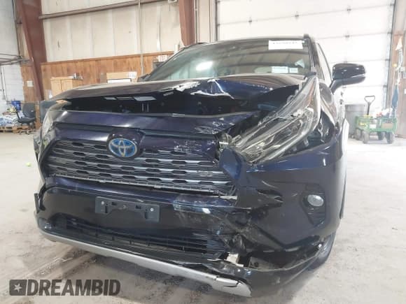 ✅ 2019 Toyota RAV4 Hybrid XSE • VIN: JTMEWRFV1KJ013364 • Lot: 43530245. Listed on IAAI with 109,550 mi. Free auction sales archive from the USA and detailed vehicle history report at DreamBid. Image 6.