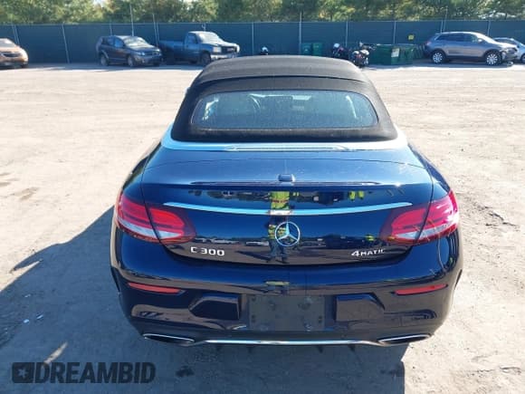 ✅ 2019 Mercedes-Benz C 300 • VIN: WDDWK8EB1KF833843 • Lot: 43458154. Listed on IAAI with 52,494 mi. Free auction sales archive from the USA and detailed vehicle history report at DreamBid. Image 17.