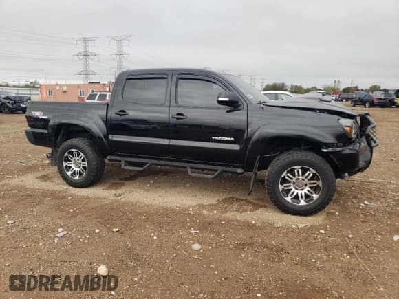 ✅ 2013 Toyota Tacoma • VIN: 3TMLU4EN6DM106629 • Lot: 82451555. Wystawiony na Copart z przebiegiem 130 631 mil. Bezpłatny archiwum sprzedaży aukcyjnych z USA i szczegółowy raport historii pojazdu na DreamBid. Zdjęcie 4.