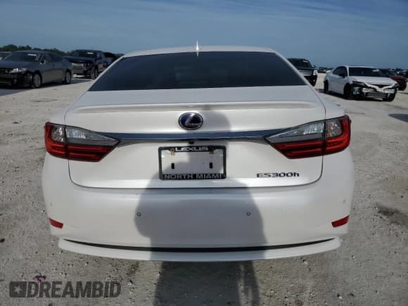 ✅ 2018 Lexus ES 300h • VIN: JTHBW1GG6J2169699 • Lot: 48103294. Listed on Copart with 120,776 mi. Free auction sales archive from the USA and detailed vehicle history report at DreamBid. Image 6.