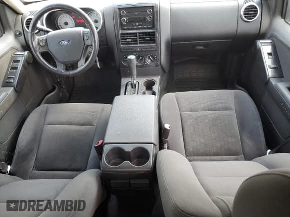 ✅ 2010 Ford Explorer Sport Trac XLT • VIN: 1FMEU3BE1AUA26617 • Лот: 67697874. Опубликован ранее на Copart с пробегом 158 402 миль. Бесплатный доступ к архиву аукционных продаж из США и подробный отчёт об истории автомобиля на DreamBid. Изображение 8.