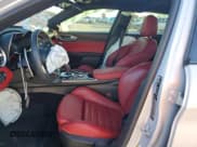 ✅ 2020 Alfa Romeo Giulia Ti Sport • VIN: ZARFAMBN7L7635824 • Lot: 73010252. Wystawiony na Copart z przebiegiem 15 771 mil. Bezpłatny archiwum sprzedaży aukcyjnych z USA i szczegółowy raport historii pojazdu na DreamBid. Zdjęcie 7.