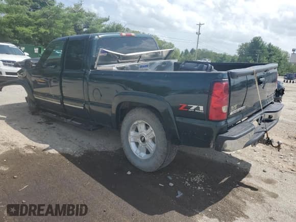 ✅ 2005 Chevrolet Silverado 1500 Z71 • VIN: 1GCEK19ZX5Z252686 • Лот: 65527694. Опубликован ранее на Copart с пробегом Не указан. Бесплатный доступ к архиву аукционных продаж из США и подробный отчёт об истории автомобиля на DreamBid. Изображение 2.