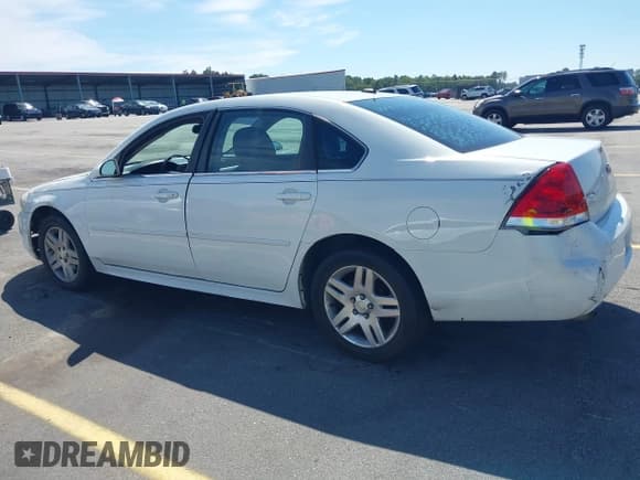 ✅ 2015 Chevrolet Impala LT • VIN: 2G1WB5E37F1122056 • Лот: 43170781. Опубликован ранее на IAAI с пробегом 236 421 миль. Бесплатный доступ к архиву аукционных продаж из США и подробный отчёт об истории автомобиля на DreamBid. Изображение 3.