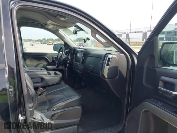 ✅ 2018 Chevrolet Silverado 1500 LT • VIN: 3GCPCREC9JG405137 • Lot: 43514530. Wystawiony na IAAI z przebiegiem 160 339 mil. Bezpłatny archiwum sprzedaży aukcyjnych z USA i szczegółowy raport historii pojazdu na DreamBid. Zdjęcie 5.