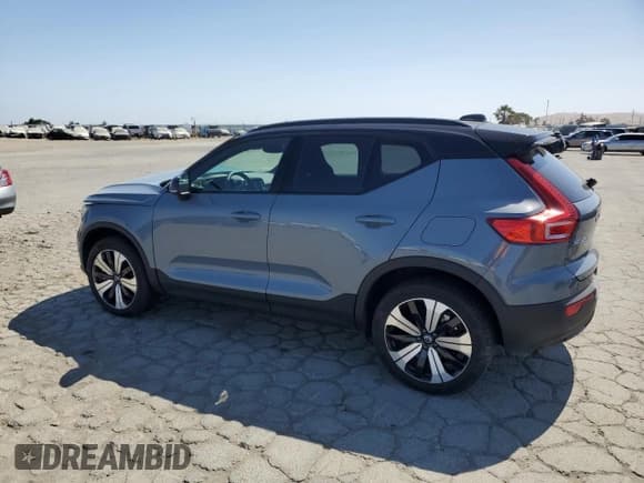 ✅ 2023 Volvo XC40 Plus • VIN: YV4ED3UW7P2039111 • Lot: 60238115. Listed on Copart with 8,459 mi. Free auction sales archive from the USA and detailed vehicle history report at DreamBid. Image 2.