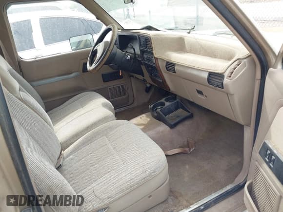 ✅ 1989 Ford Bronco • VIN: 1FMCU14T2KUC62086 • Lot: 42164399. Listed on IAAI with 42,211 mi. Free auction sales archive from the USA and detailed vehicle history report at DreamBid. Image 5.