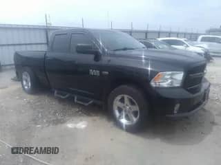 2018 Ram 1500 Express z VIN 1C6RR7FT0JS171660, wystawiony jako IAAI lot #36854451 z przebiegiem 82 310 mil mil oraz . Historia ofert i sprzedaży dostępna na DreamBid. Obrazek 1.
