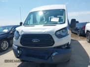 ✅ 2018 Ford Transit XL • VIN: 1FMZK1CM5JKB31481 • Lot: 42329280. Wystawiony na IAAI z przebiegiem 57 051 mil. Bezpłatny archiwum sprzedaży aukcyjnych z USA i szczegółowy raport historii pojazdu na DreamBid. Zdjęcie 12.
