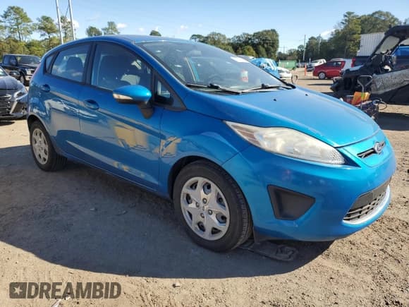 ✅ 2013 Ford Fiesta SE • VIN: 3FADP4EJXDM164600 • Lot: 85393245. Wystawiony na Copart z przebiegiem 105 224 mil. Bezpłatny archiwum sprzedaży aukcyjnych z USA i szczegółowy raport historii pojazdu na DreamBid. Zdjęcie 4.