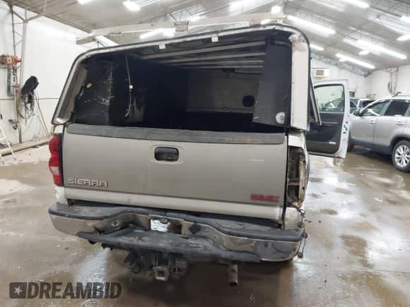 ✅ 2006 Chevrolet Silverado 2500HD LT2 • VIN: 1GCHK29U46E214094 • Lot: 42017633. Listed on IAAI with 220,014 mi. Free auction sales archive from the USA and detailed vehicle history report at DreamBid. Image 16.
