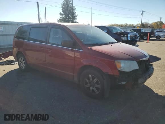 ✅ 2009 Chrysler Town & Country LX • VIN: 2A8HR44E79R561233 • Lot: 90705535. Wystawiony na Copart z przebiegiem 244 257 mil. Bezpłatny archiwum sprzedaży aukcyjnych z USA i szczegółowy raport historii pojazdu na DreamBid. Zdjęcie 4.