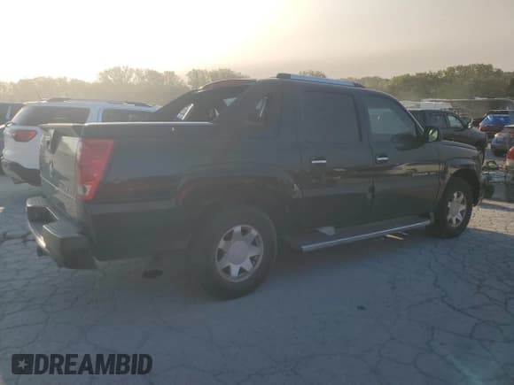 ✅ 2002 Cadillac Escalade EXT • VIN: 3GYEK63N72G285850 • Lot: 70924384. Listed on Copart with 202,281 mi. Free auction sales archive from the USA and detailed vehicle history report at DreamBid. Image 3.